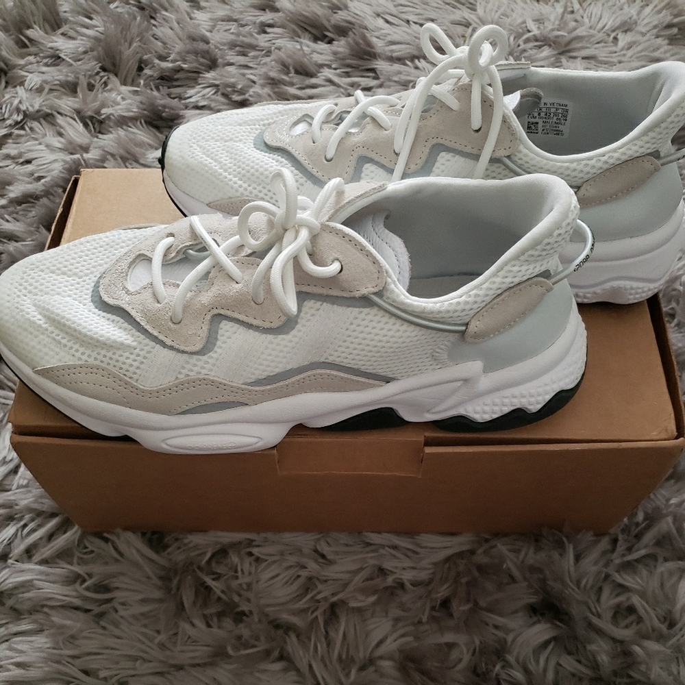 OZWEEGO ADIDAS LIKE NEW!!!